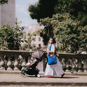 Coche de bebé ligero Stokke YOYO³ 6+ Leopardo | Compacto y plegable